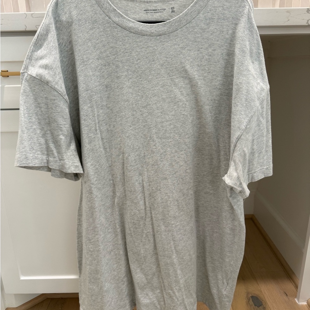 Abercrombie & Fitch Gray Short Sleeve Tee